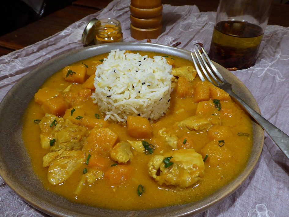 Curry de calabaza con arroz y pollo